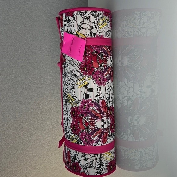 Betsey Johnson Beach Mat NWT - Picture 1 of 8